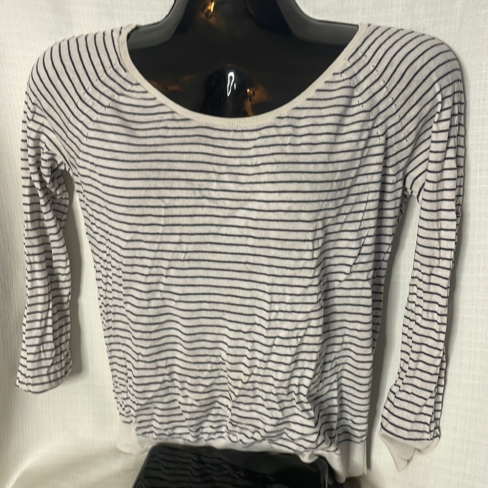 Comfy cute top.